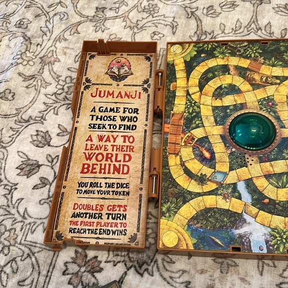 Collectors edition of Jumanji! New condition, lights up with sounds! - Picture 5 of 11